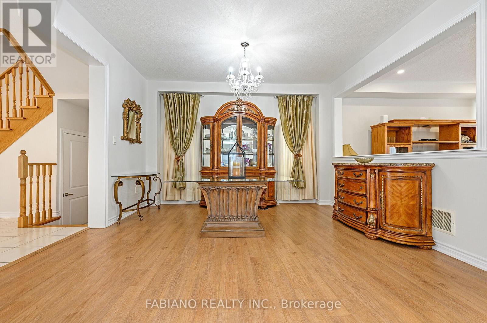 55 Elphick Street, Essa, Ontario  L0M 1B6 - Photo 10 - N12448491