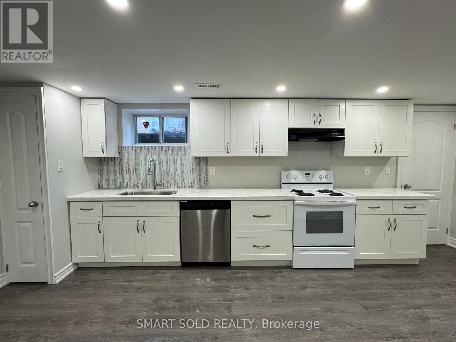 Lower Level - 414 Taylor Mills Drive N, Richmond Hill, Ontario  L4C 2V2 - Photo 4 - N12448492