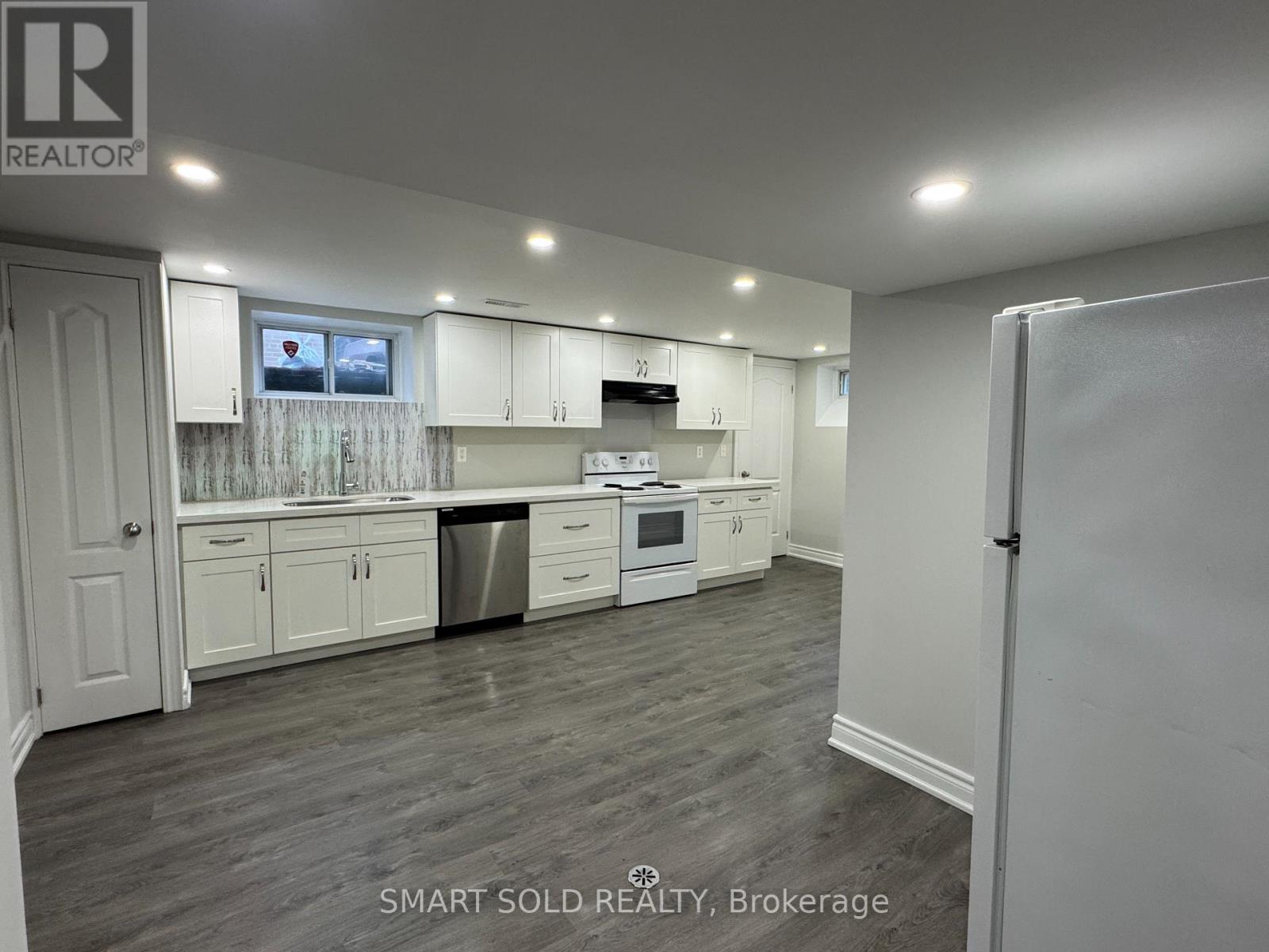 Lower Level - 414 Taylor Mills Drive N, Richmond Hill, Ontario  L4C 2V2 - Photo 5 - N12448492