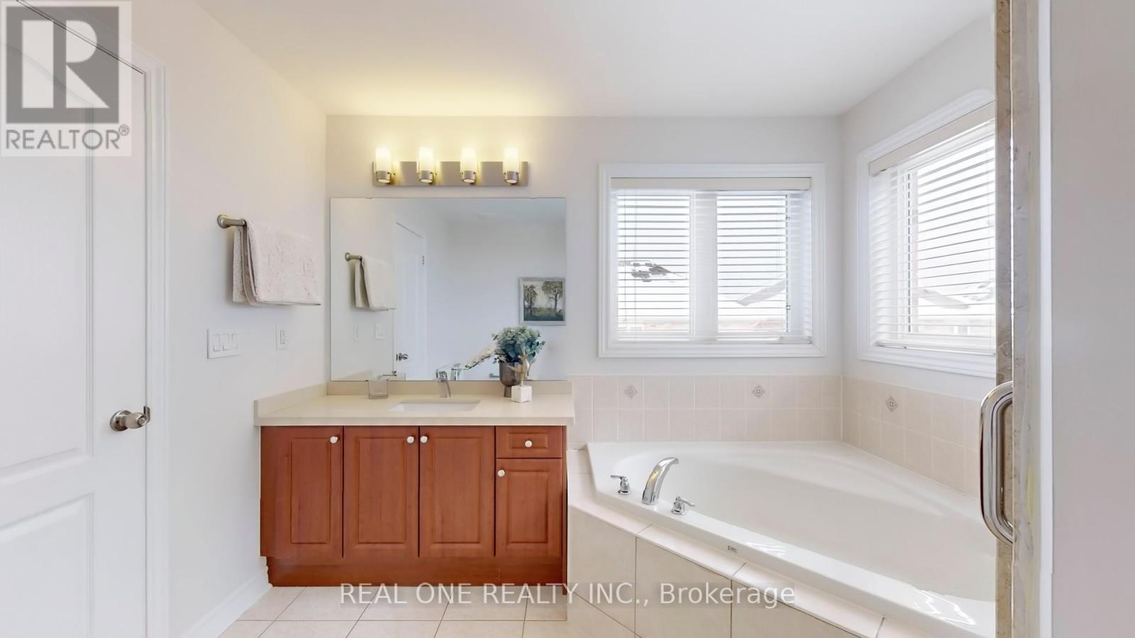 19 Fred Mclaren Boulevard, Markham, Ontario  L6E 0L3 - Photo 29 - N12448507