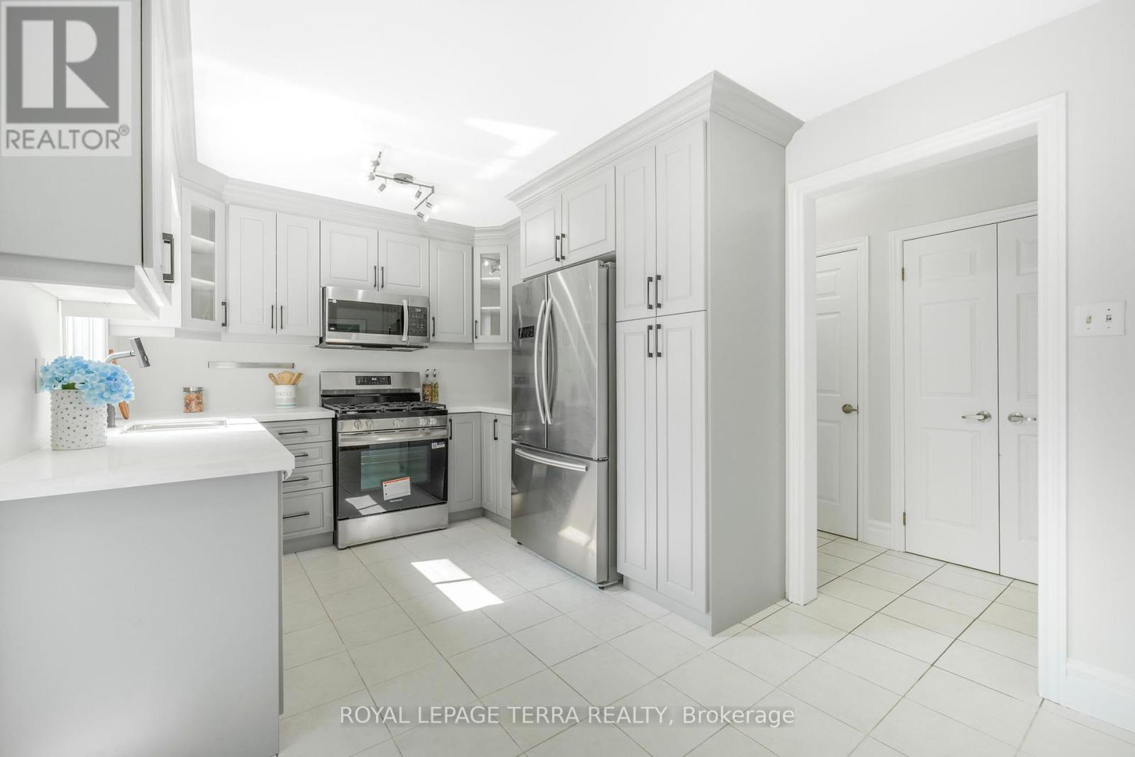 67 Livingstone Street W, Barrie, Ontario  L4N 7J2 - Photo 11 - S12448509