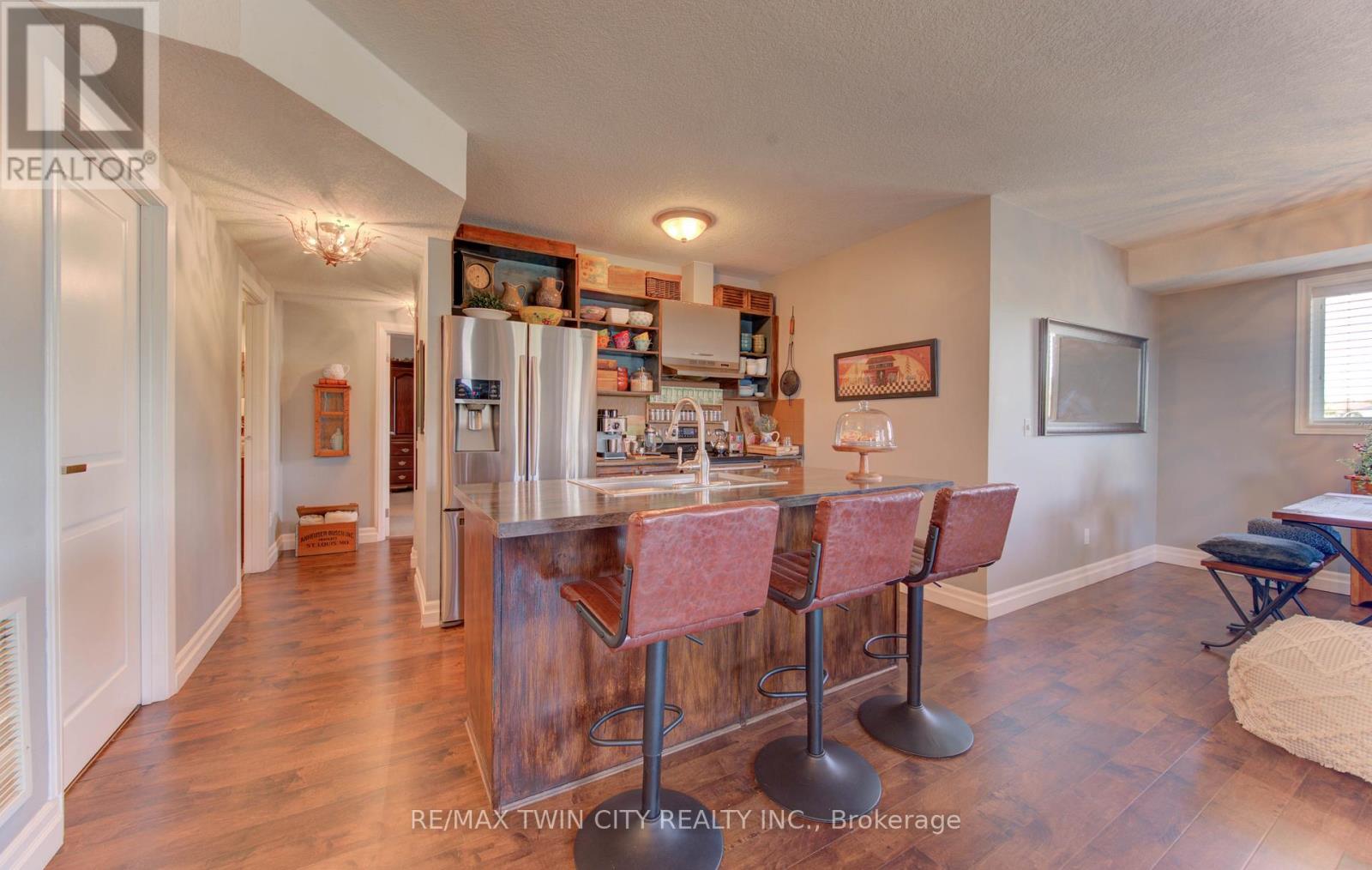 402 - 345 Briarmeadow Drive, Kitchener, Ontario  N2A 4J6 - Photo 10 - X12448487