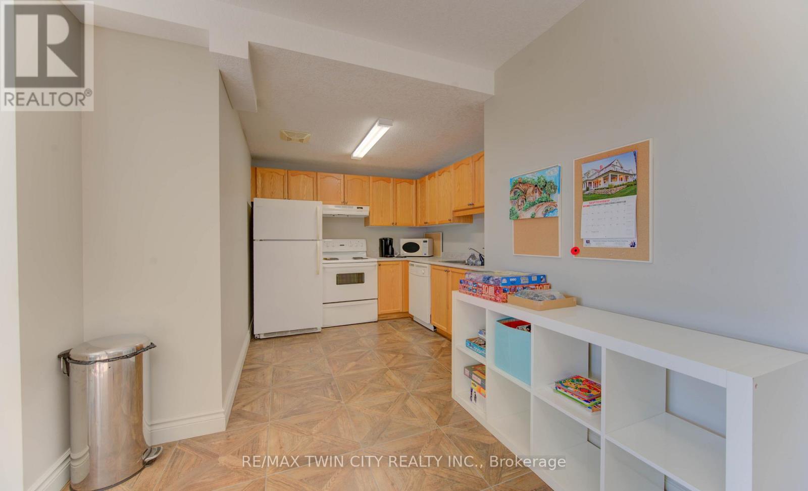 402 - 345 Briarmeadow Drive, Kitchener, Ontario  N2A 4J6 - Photo 40 - X12448487
