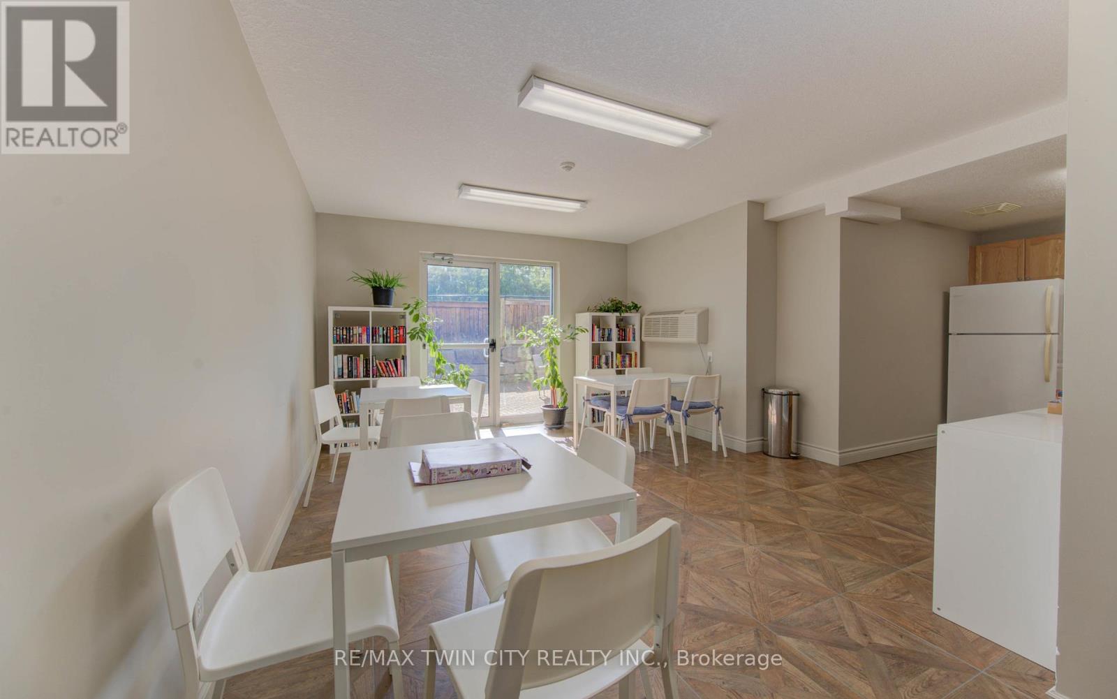 402 - 345 Briarmeadow Drive, Kitchener, Ontario  N2A 4J6 - Photo 43 - X12448487