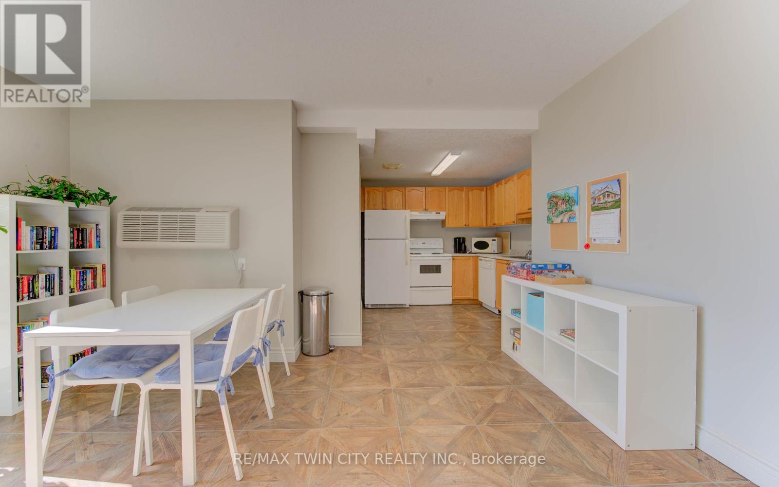 402 - 345 Briarmeadow Drive, Kitchener, Ontario  N2A 4J6 - Photo 44 - X12448487