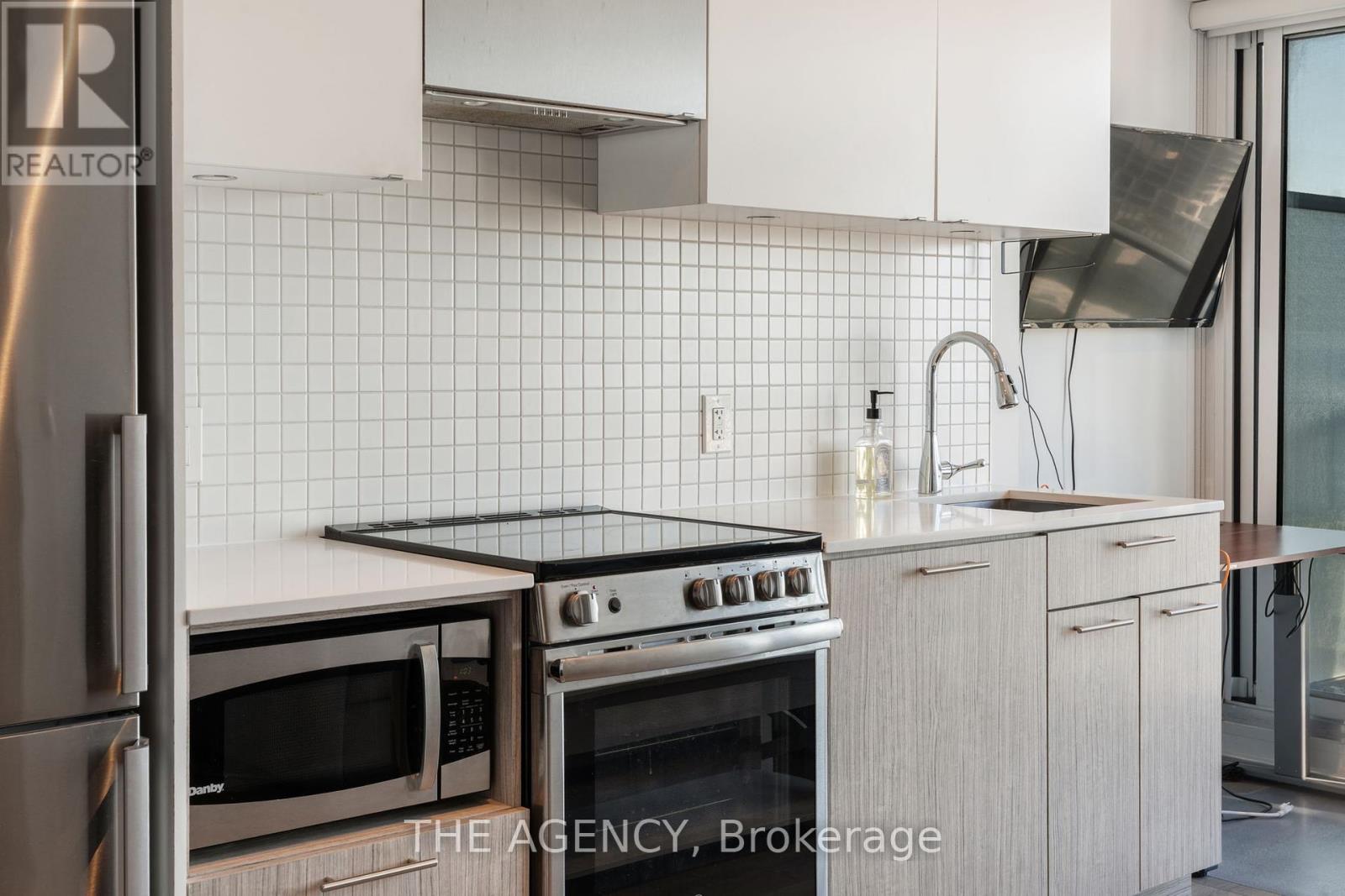 4807 - 251 Jarvis Street, Toronto, Ontario  M5B 2C2 - Photo 10 - C12448510
