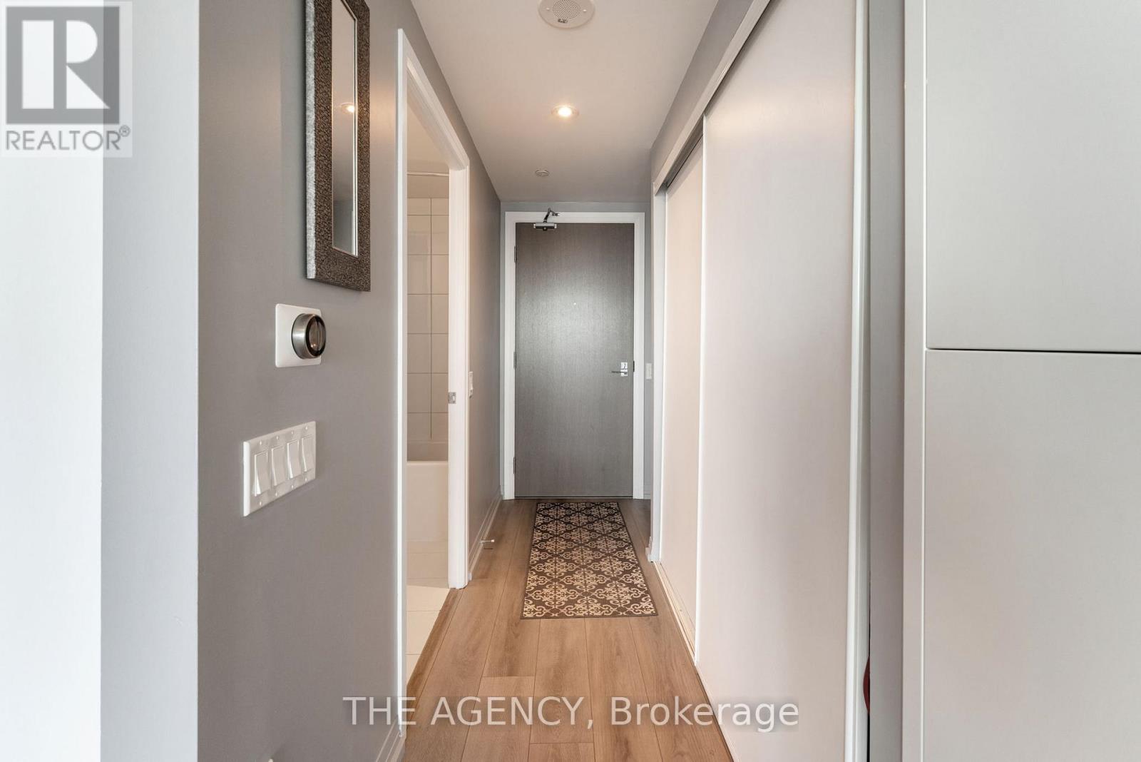 4807 - 251 Jarvis Street, Toronto, Ontario  M5B 2C2 - Photo 4 - C12448510
