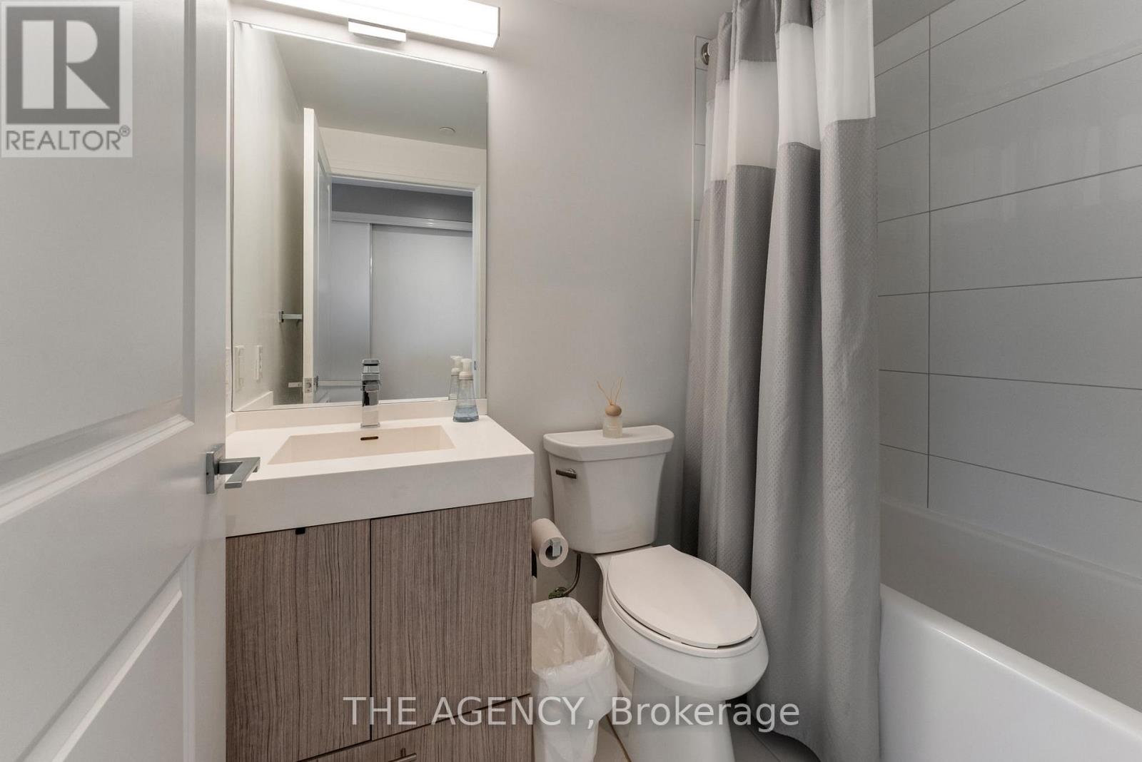 4807 - 251 Jarvis Street, Toronto, Ontario  M5B 2C2 - Photo 6 - C12448510