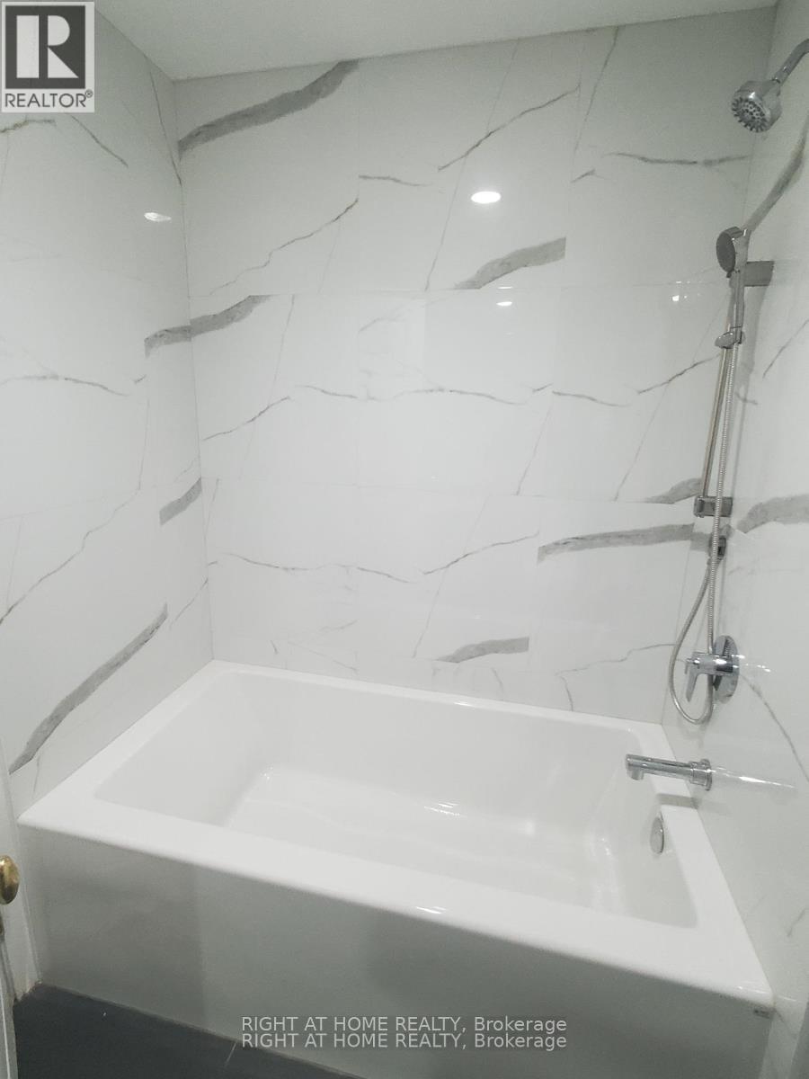 809 - 102 Bloor Street, Toronto, Ontario  M5S 1M8 - Photo 4 - C12448512