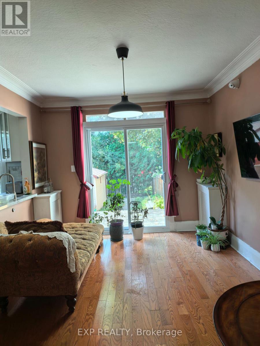 54 Latimer Avenue, Toronto, Ontario  M5N 2L8 - Photo 6 - C12448513