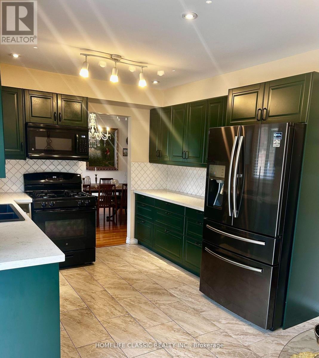 4142 Fieldgate Dr W Drive E, Mississauga, Ontario  L4W 2C5 - Photo 10 - W12448511