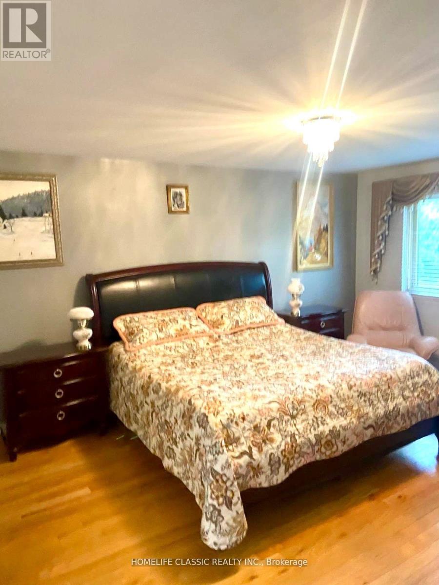 4142 Fieldgate Dr W Drive E, Mississauga, Ontario  L4W 2C5 - Photo 20 - W12448511