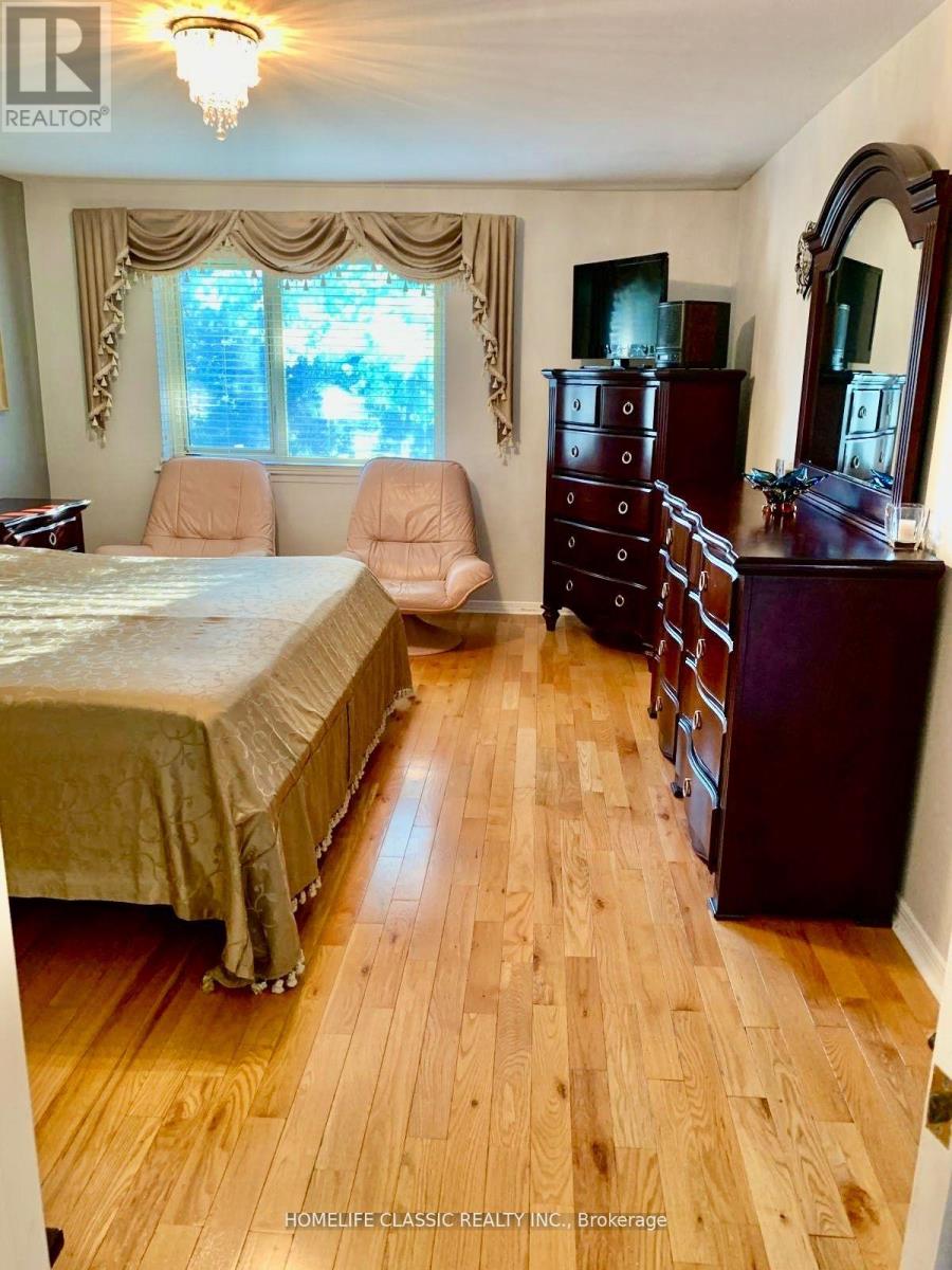 4142 Fieldgate Dr W Drive E, Mississauga, Ontario  L4W 2C5 - Photo 21 - W12448511