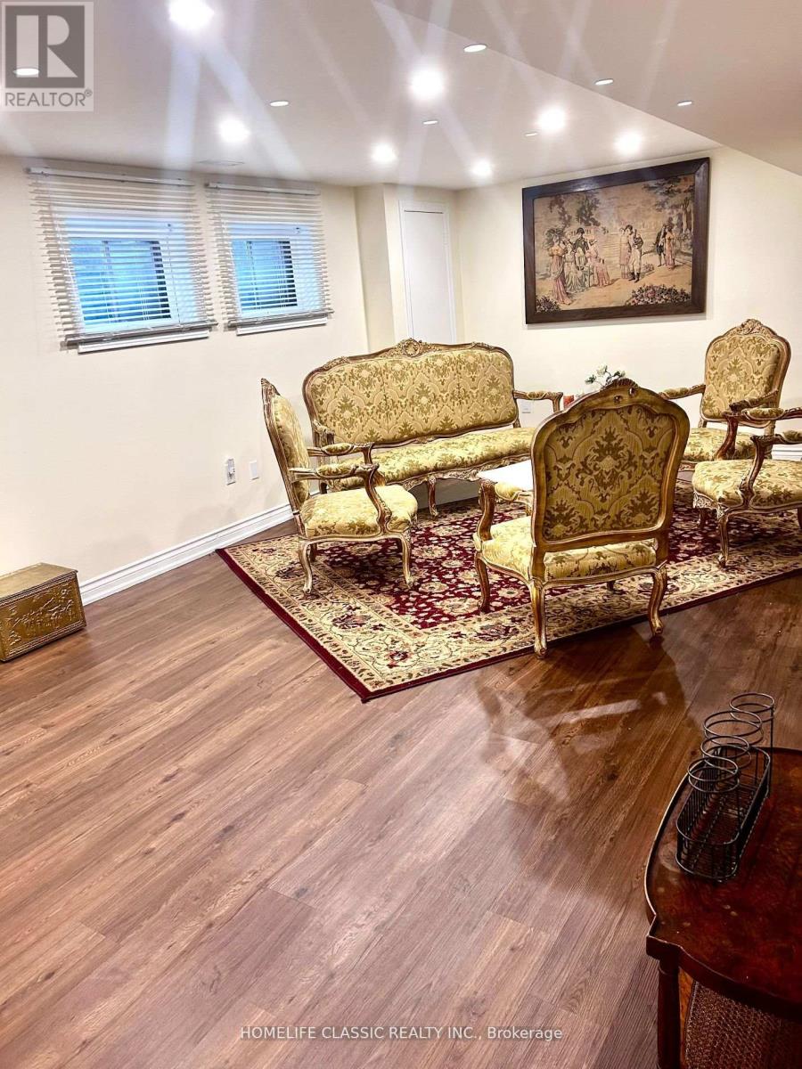 4142 Fieldgate Dr W Drive E, Mississauga, Ontario  L4W 2C5 - Photo 6 - W12448511
