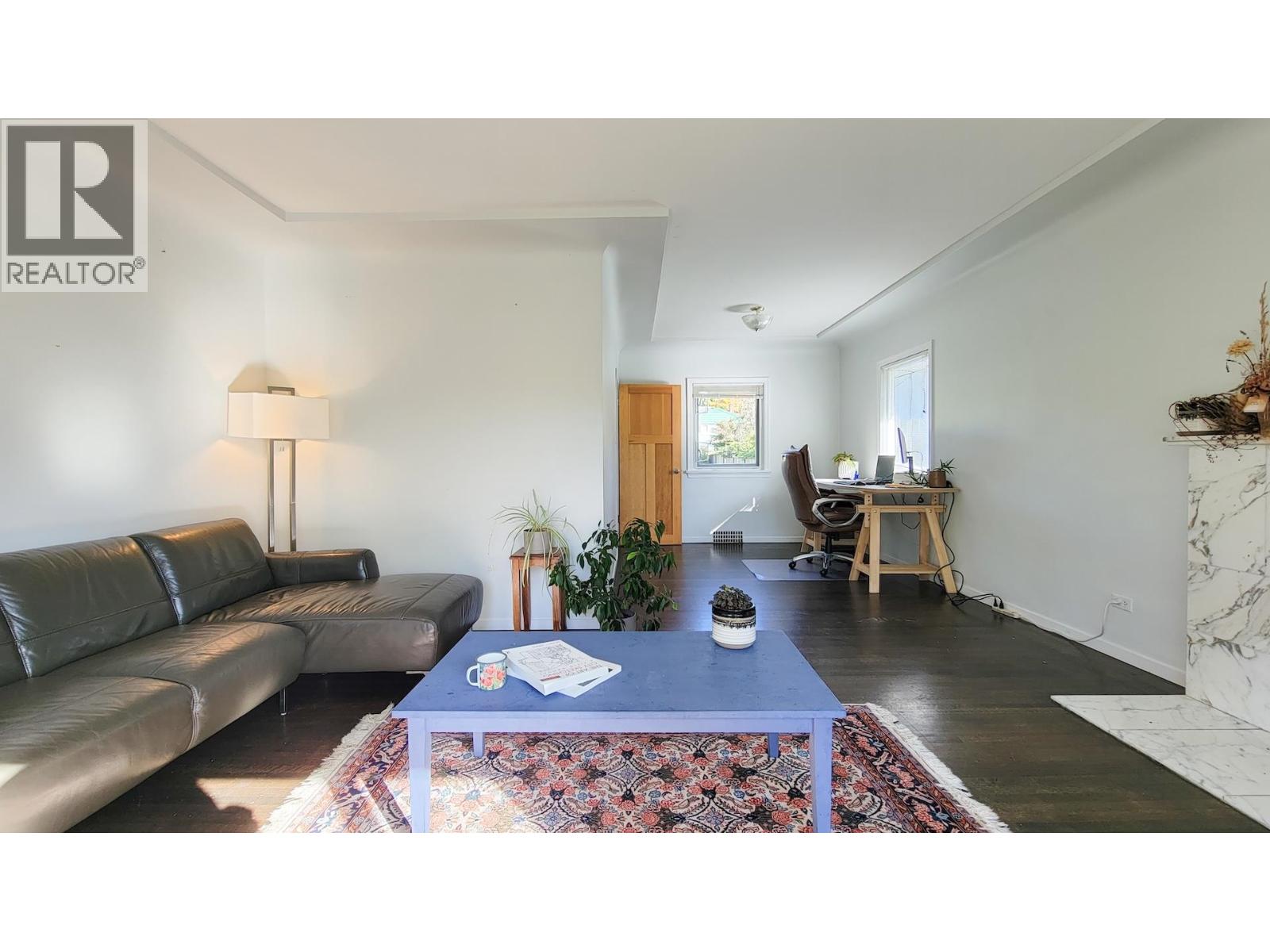 442 W 23rd Street, North Vancouver, British Columbia  V7M 2B7 - Photo 3 - R3047126