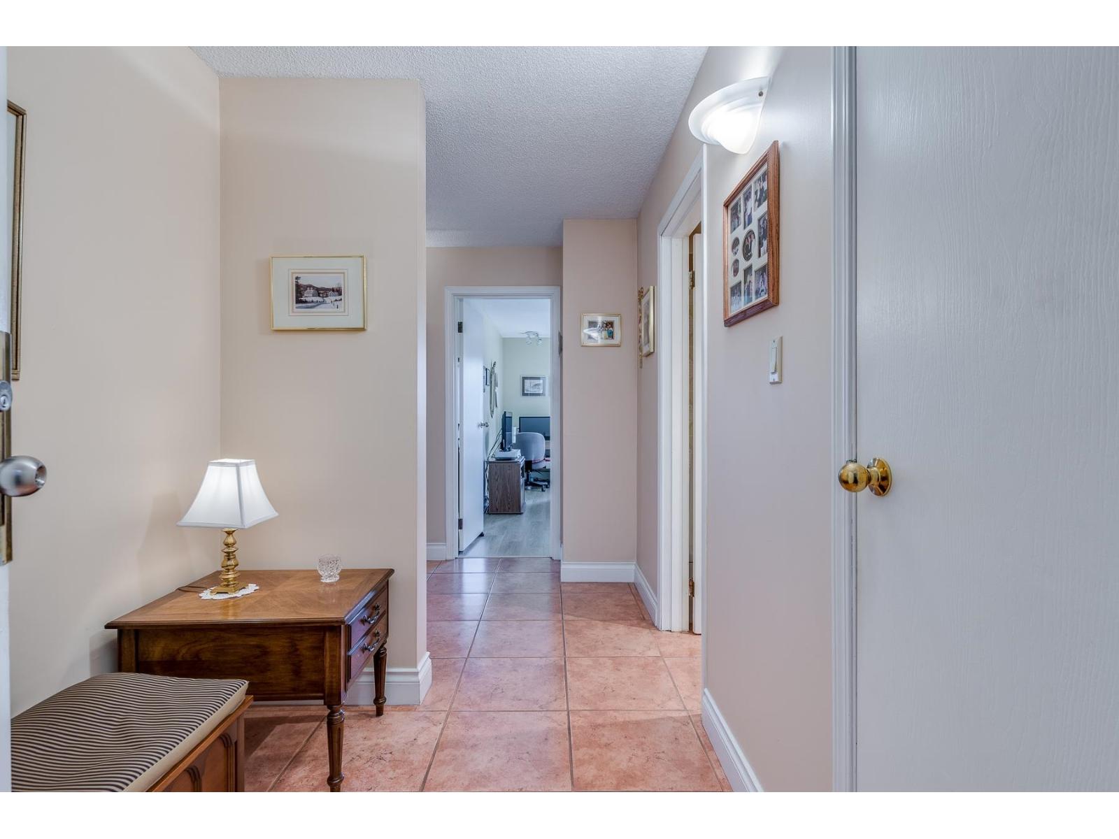 304 13977 74 Avenue, Surrey, British Columbia  V3W 6G6 - Photo 3 - R3055642