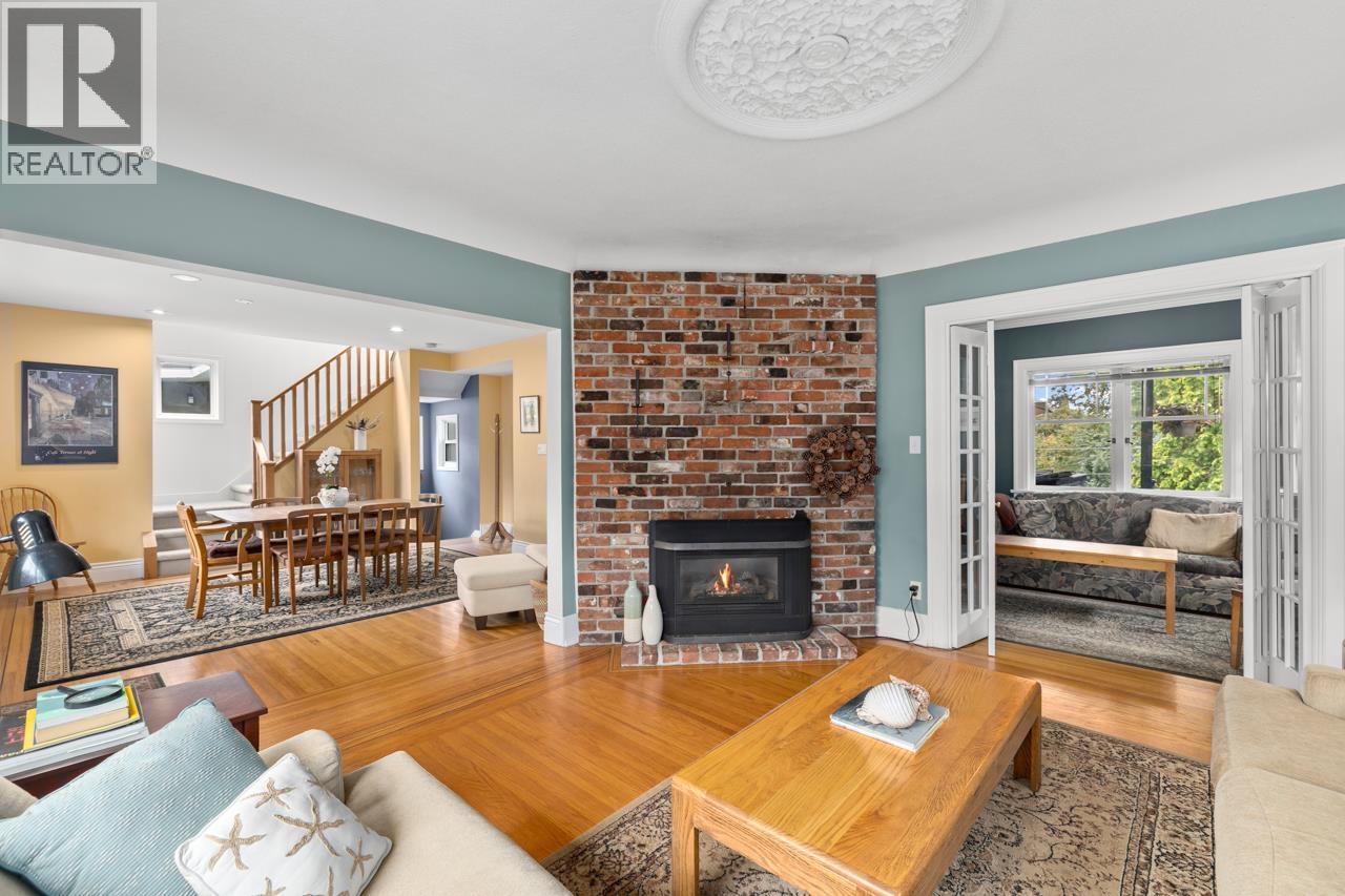 723 E 4th Street, North Vancouver, British Columbia  V7L 1K1 - Photo 5 - R3055995