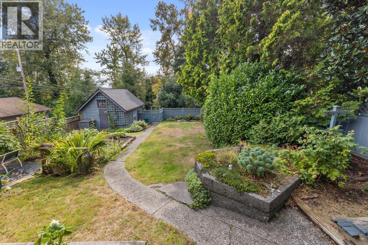 723 E 4th Street, North Vancouver, British Columbia  V7L 1K1 - Photo 38 - R3055995