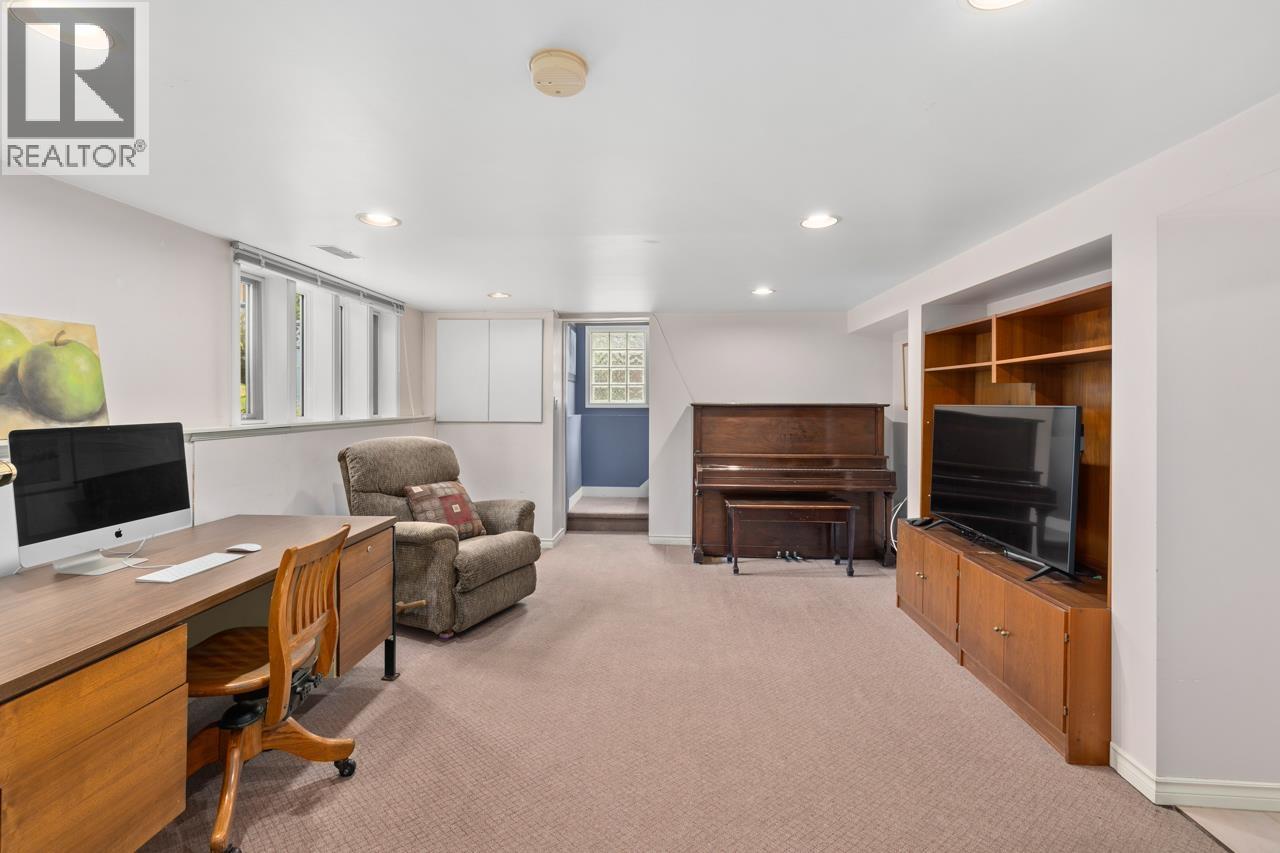 723 E 4th Street, North Vancouver, British Columbia  V7L 1K1 - Photo 30 - R3055995