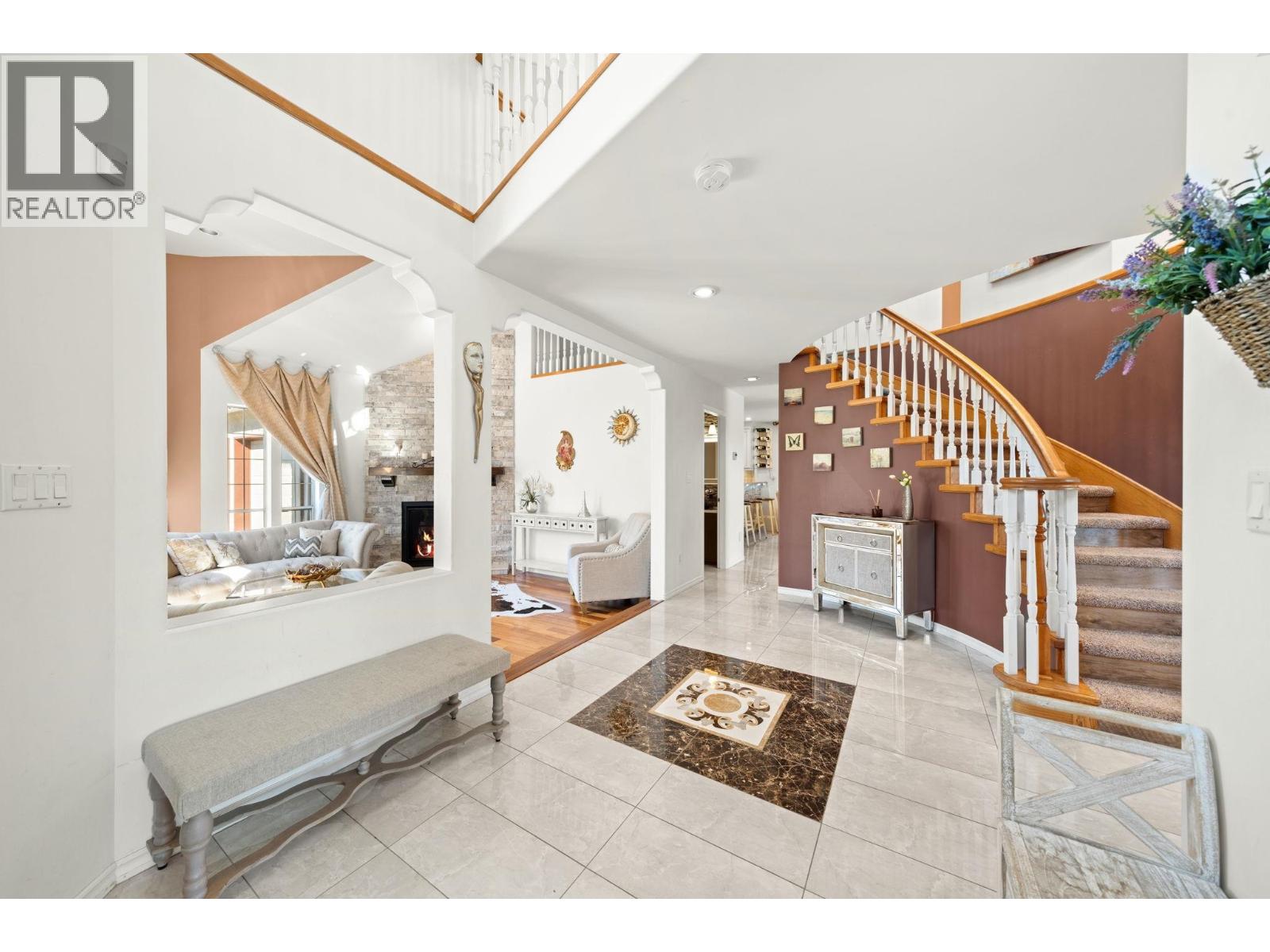 2258 Sorrento Drive, Coquitlam, British Columbia  V3K 6P4 - Photo 3 - R3055993