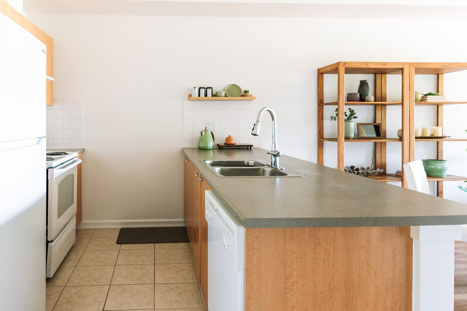 403 10088 148 Street, Surrey, British Columbia  V3R 3M9 - Photo 9 - R3051388