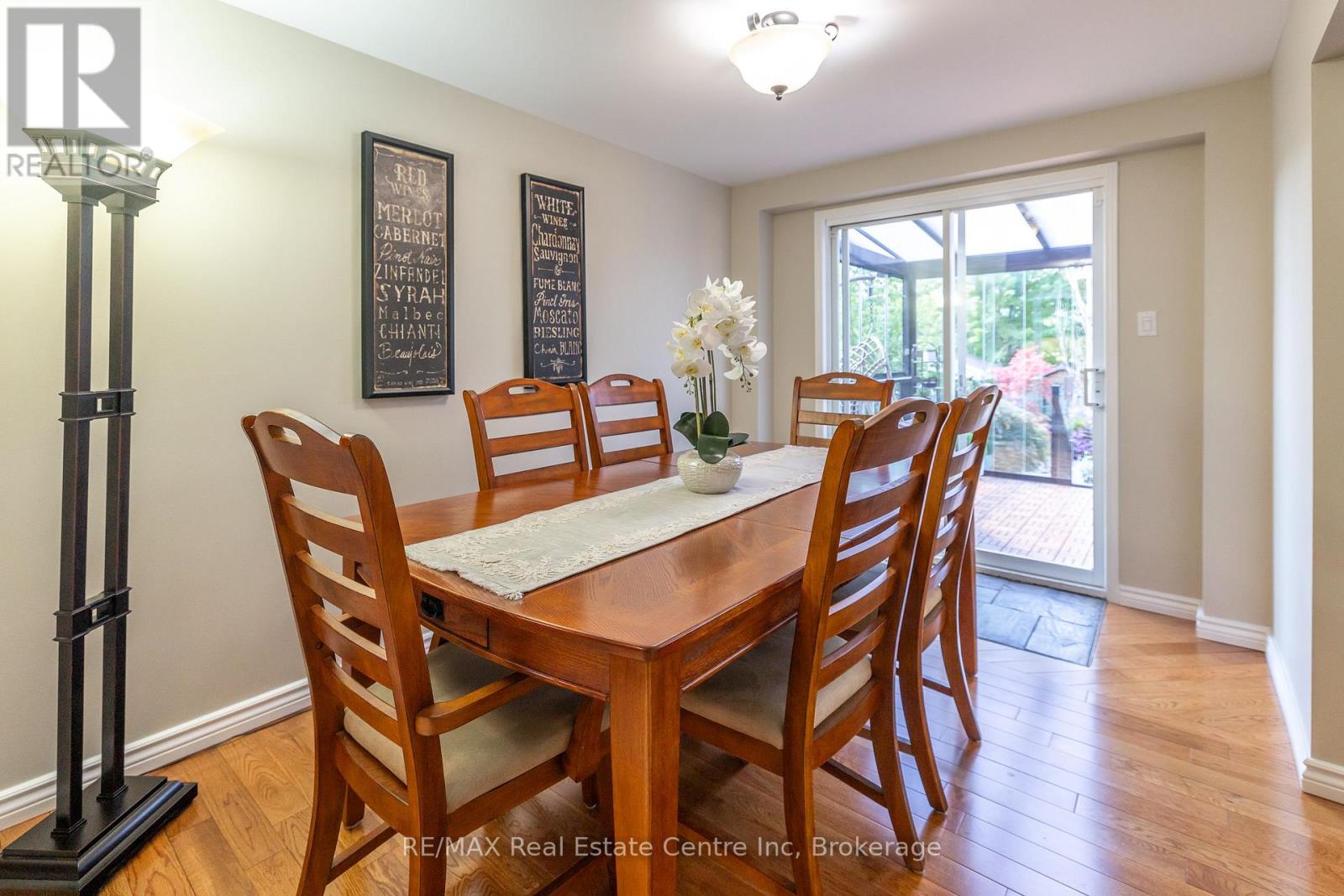 31 Bushmills Crescent, Guelph (Willow West/sugarbush/west Acres), Ontario  N1K 1T6 - Photo 10 - X12448532