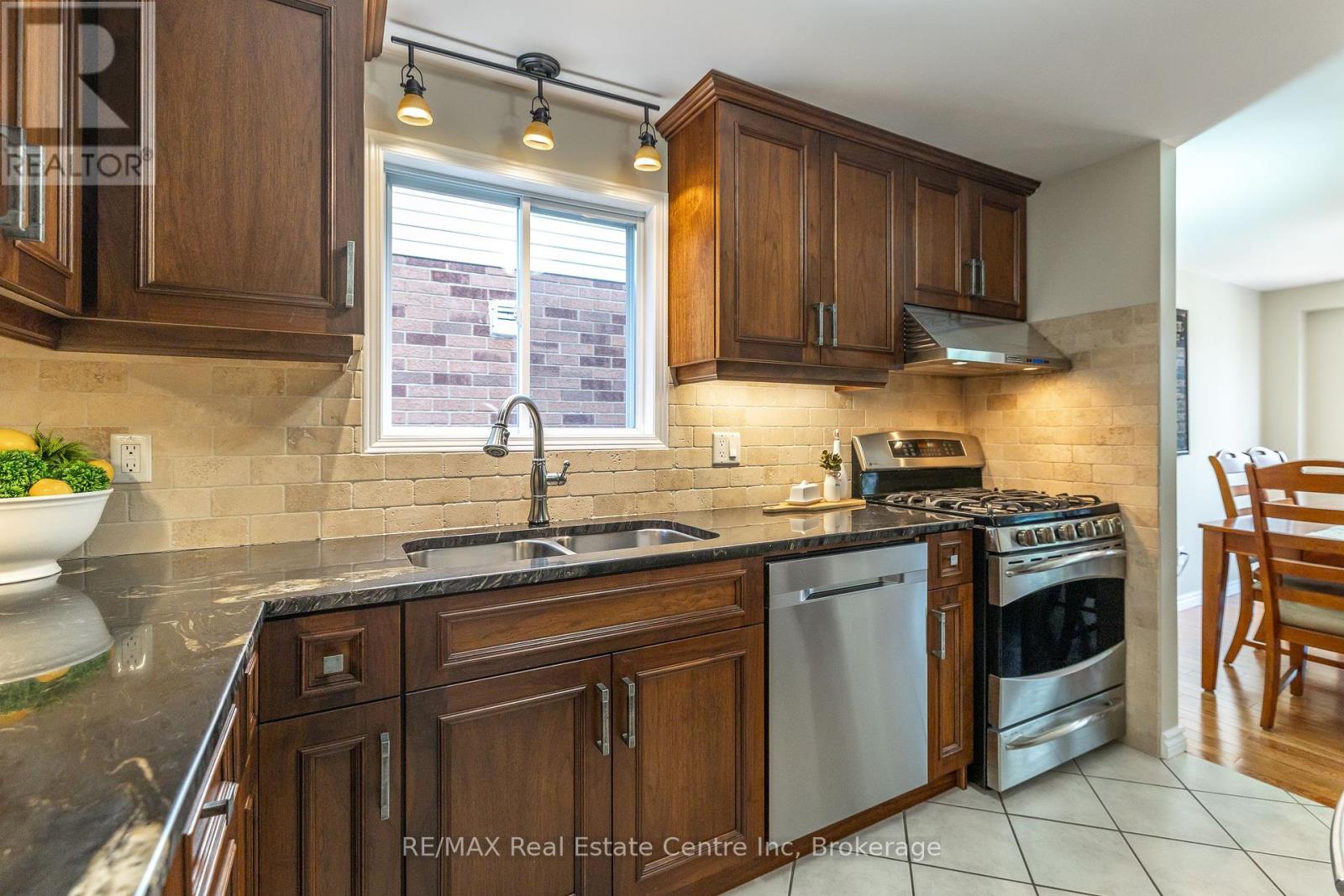 31 Bushmills Crescent, Guelph (Willow West/sugarbush/west Acres), Ontario  N1K 1T6 - Photo 13 - X12448532