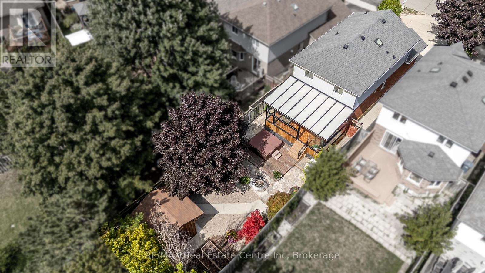 31 Bushmills Crescent, Guelph (Willow West/sugarbush/west Acres), Ontario  N1K 1T6 - Photo 44 - X12448532