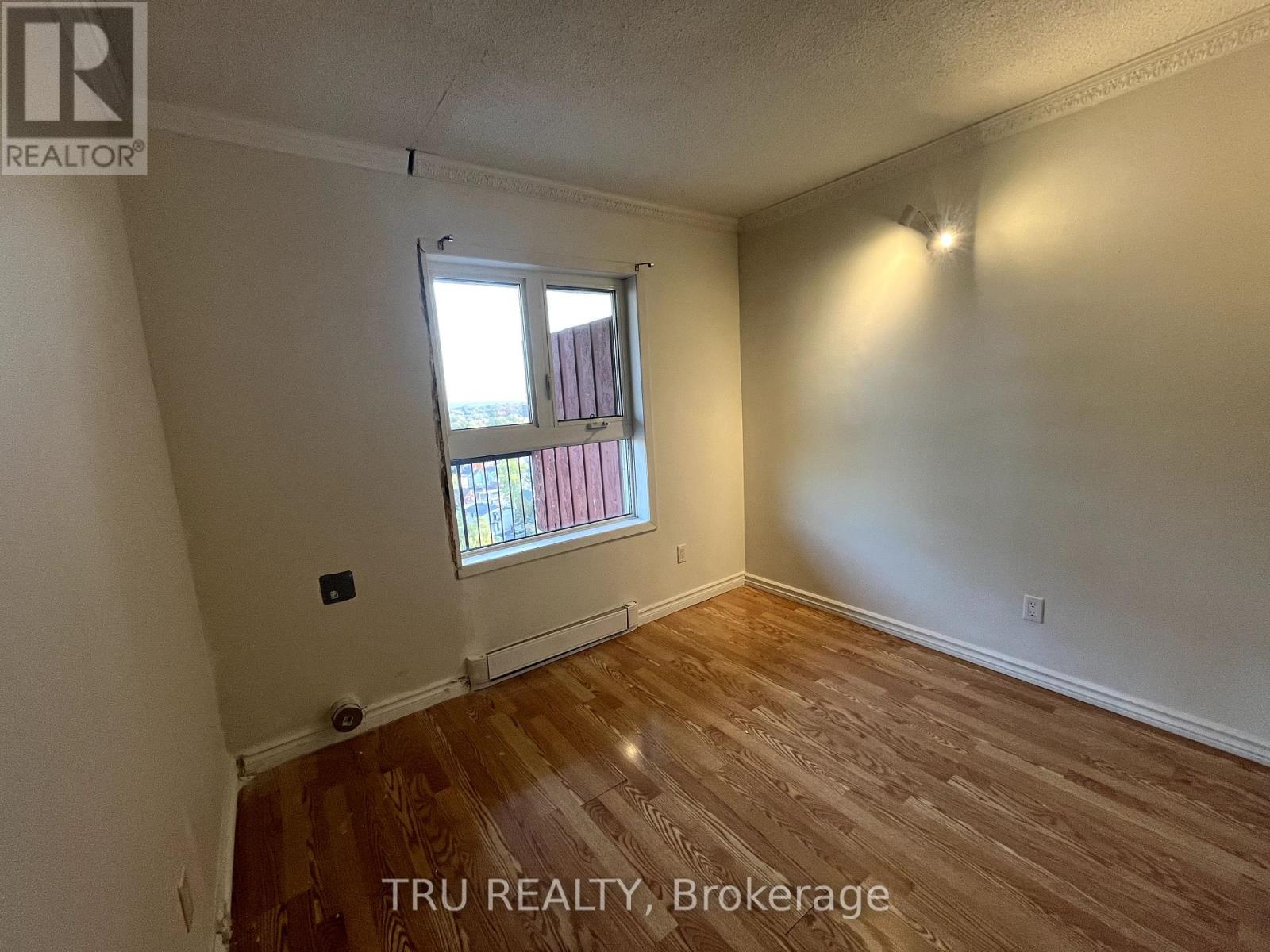 1606 - 158c Mcarthur Avenue, Ottawa, Ontario  K1L 8E7 - Photo 15 - X12376460