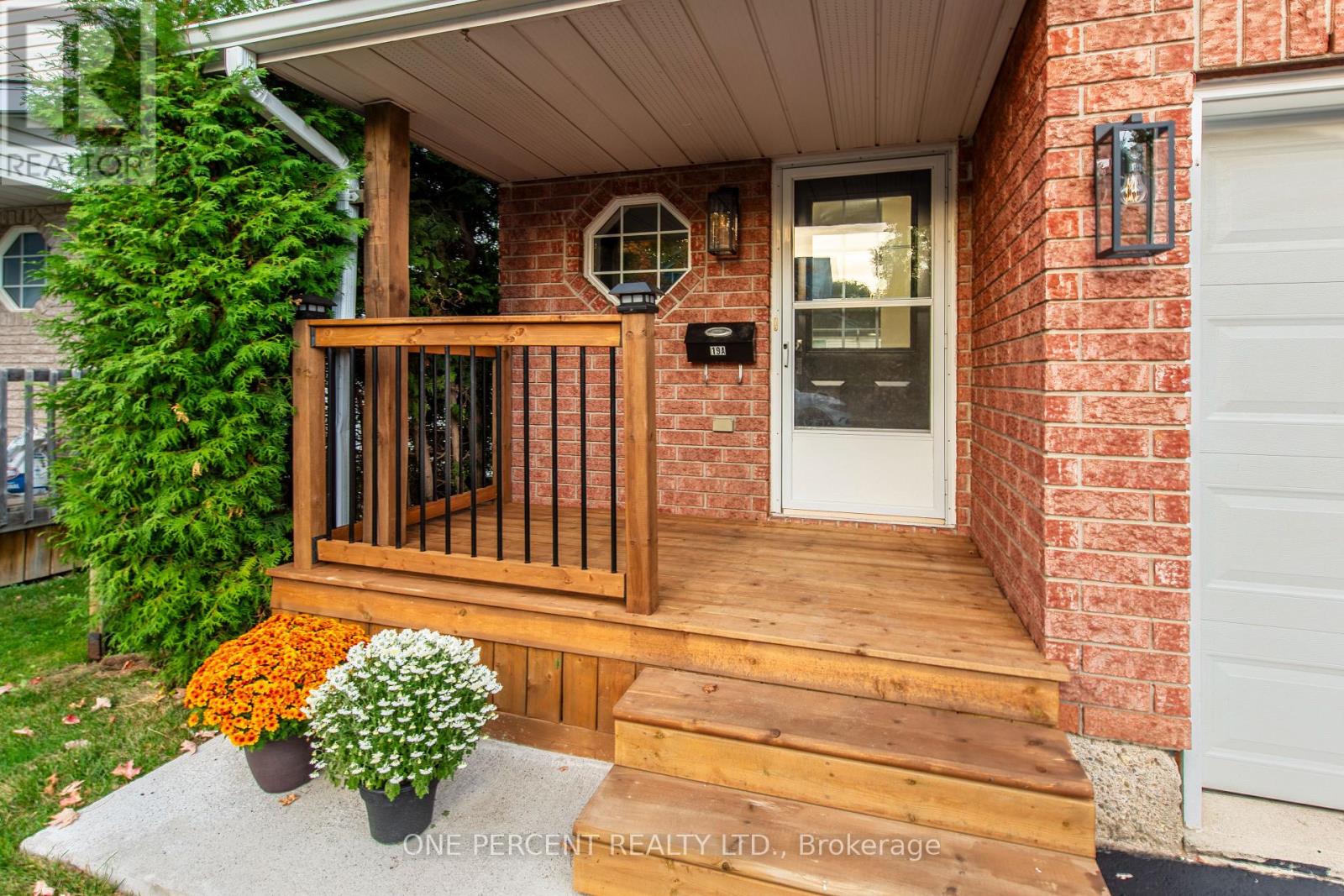19a Amanda Street, Orangeville, Ontario  L9W 2J9 - Photo 3 - W12448382