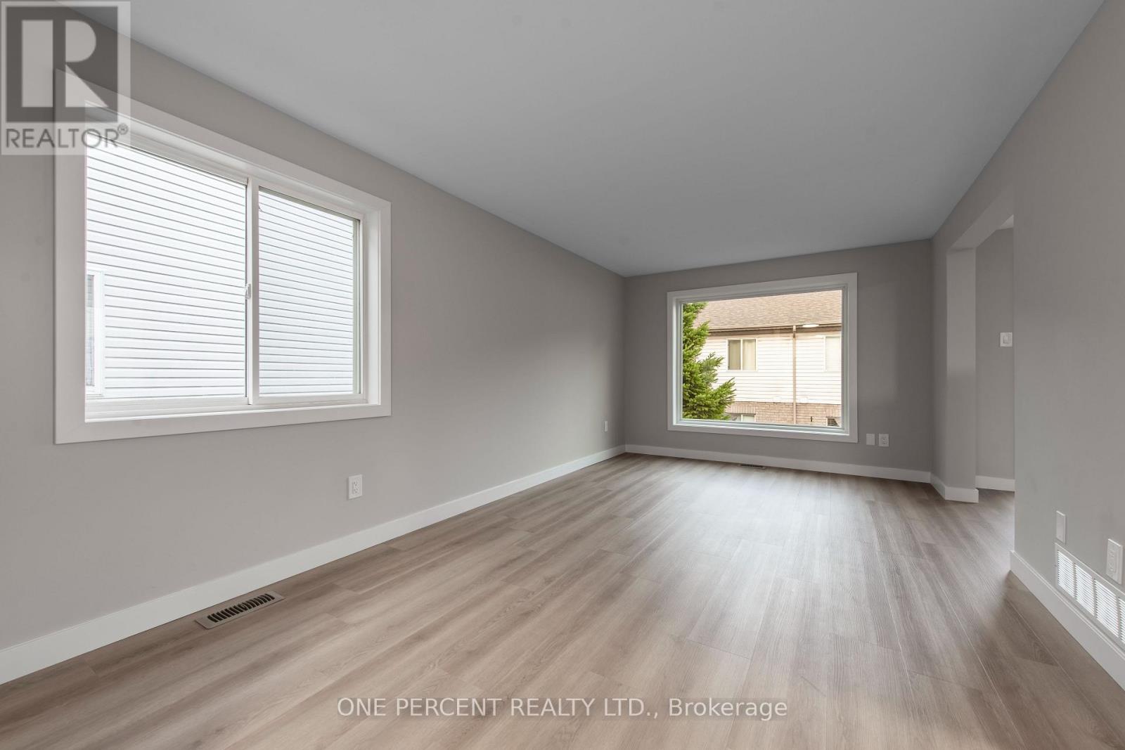 19a Amanda Street, Orangeville, Ontario  L9W 2J9 - Photo 4 - W12448382
