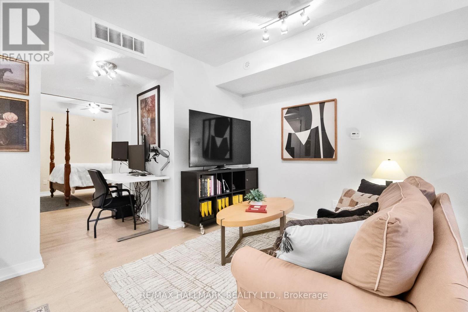 61 - 140 Broadview Avenue, Toronto, Ontario  M4M 2G2 - Photo 4 - E12447344