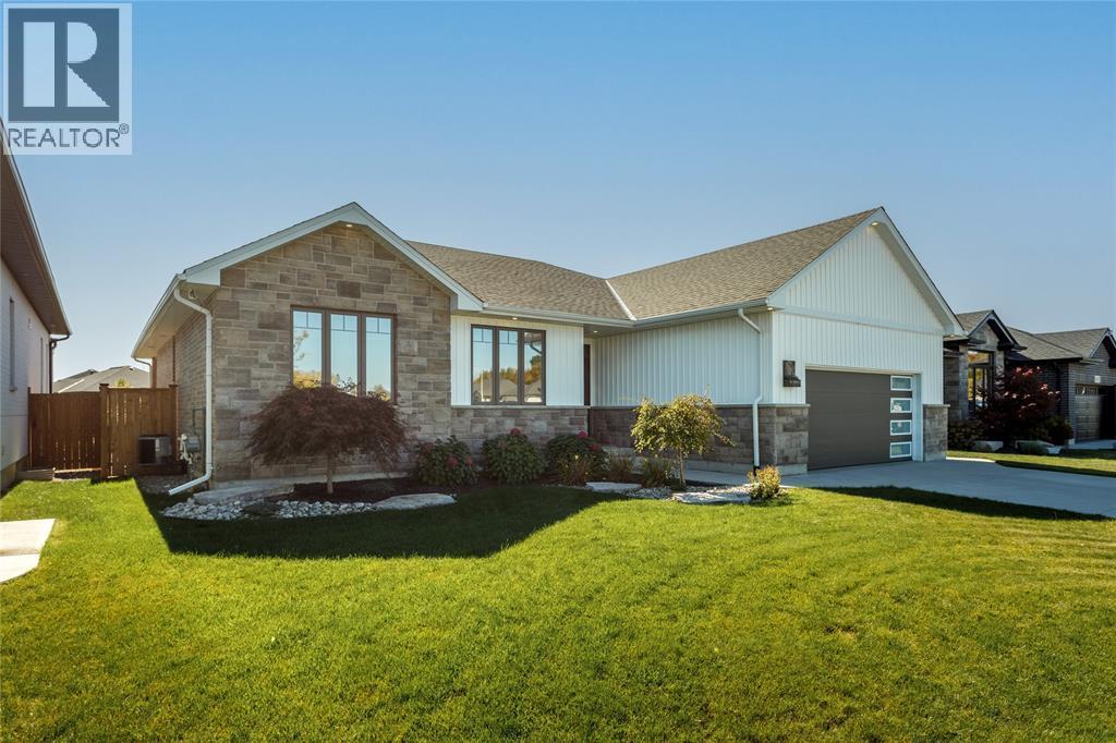 3591 Mia Lane, Plympton-Wyoming, Ontario  N0N 1E0 - Photo 2 - 25025460