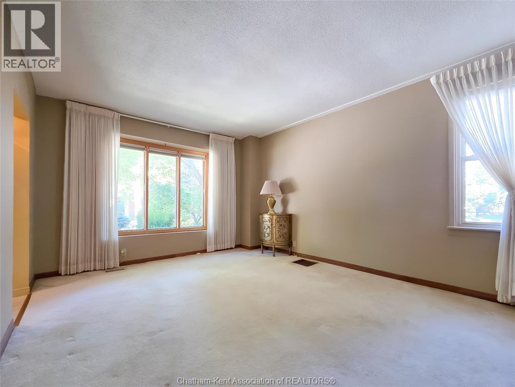 74 Amelia Street, Chatham, Ontario  N7L 2B8 - Photo 4 - 25025383