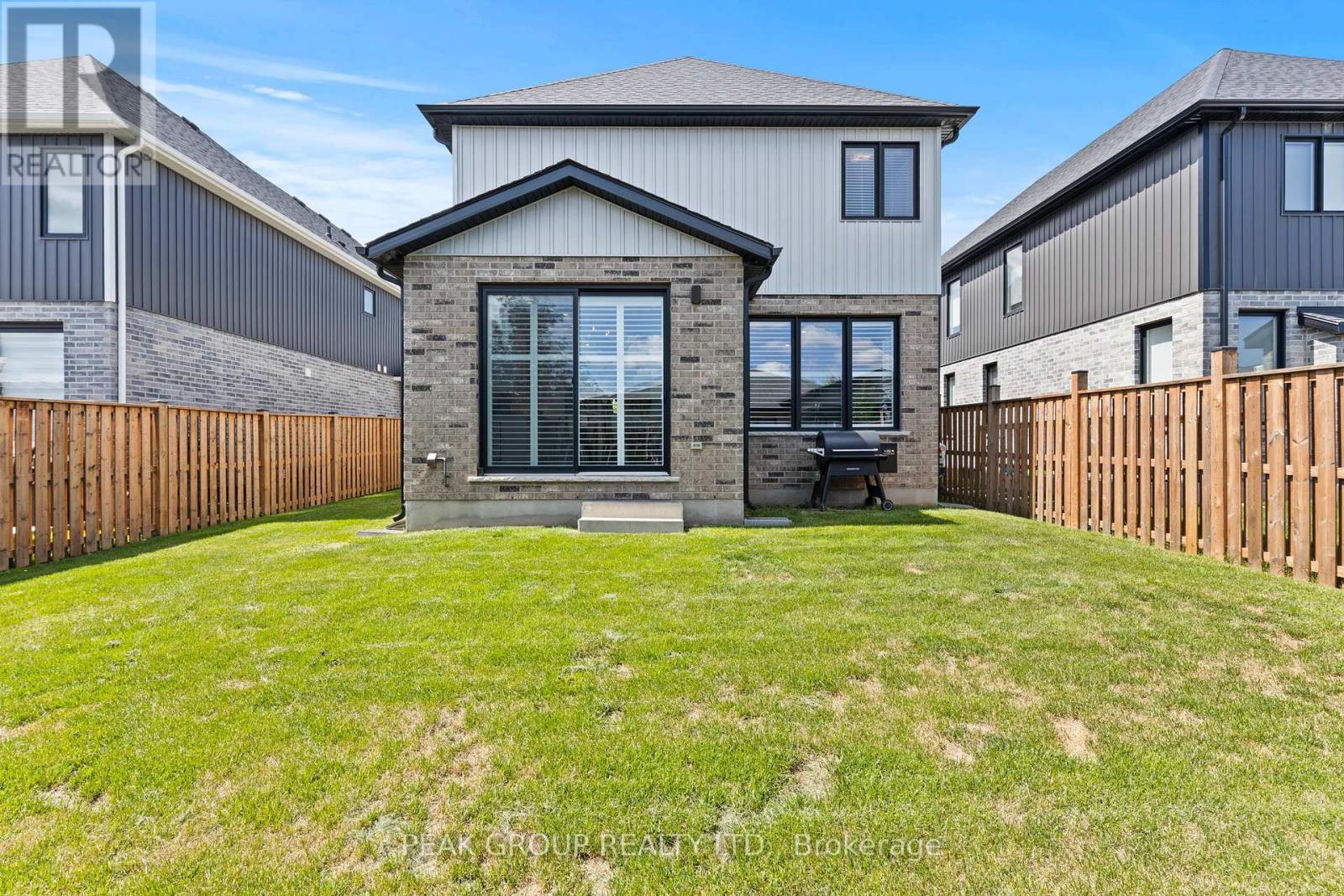 119 Susan Drive, Pelham, Ontario  L0S 1E6 - Photo 38 - X12448544