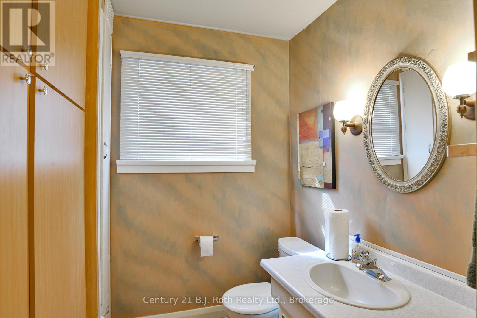 332 Mississaga Street W, Orillia, Ontario  L3V 3C1 - Photo 11 - S12448568