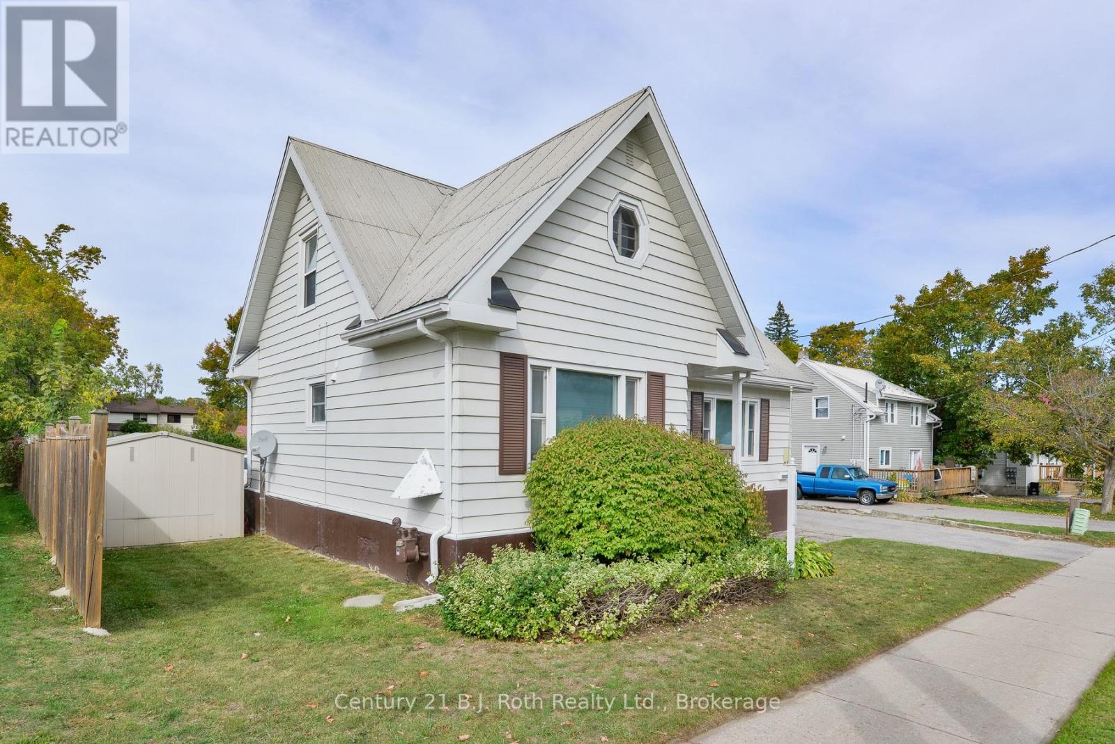 332 Mississaga Street W, Orillia, Ontario  L3V 3C1 - Photo 2 - S12448568