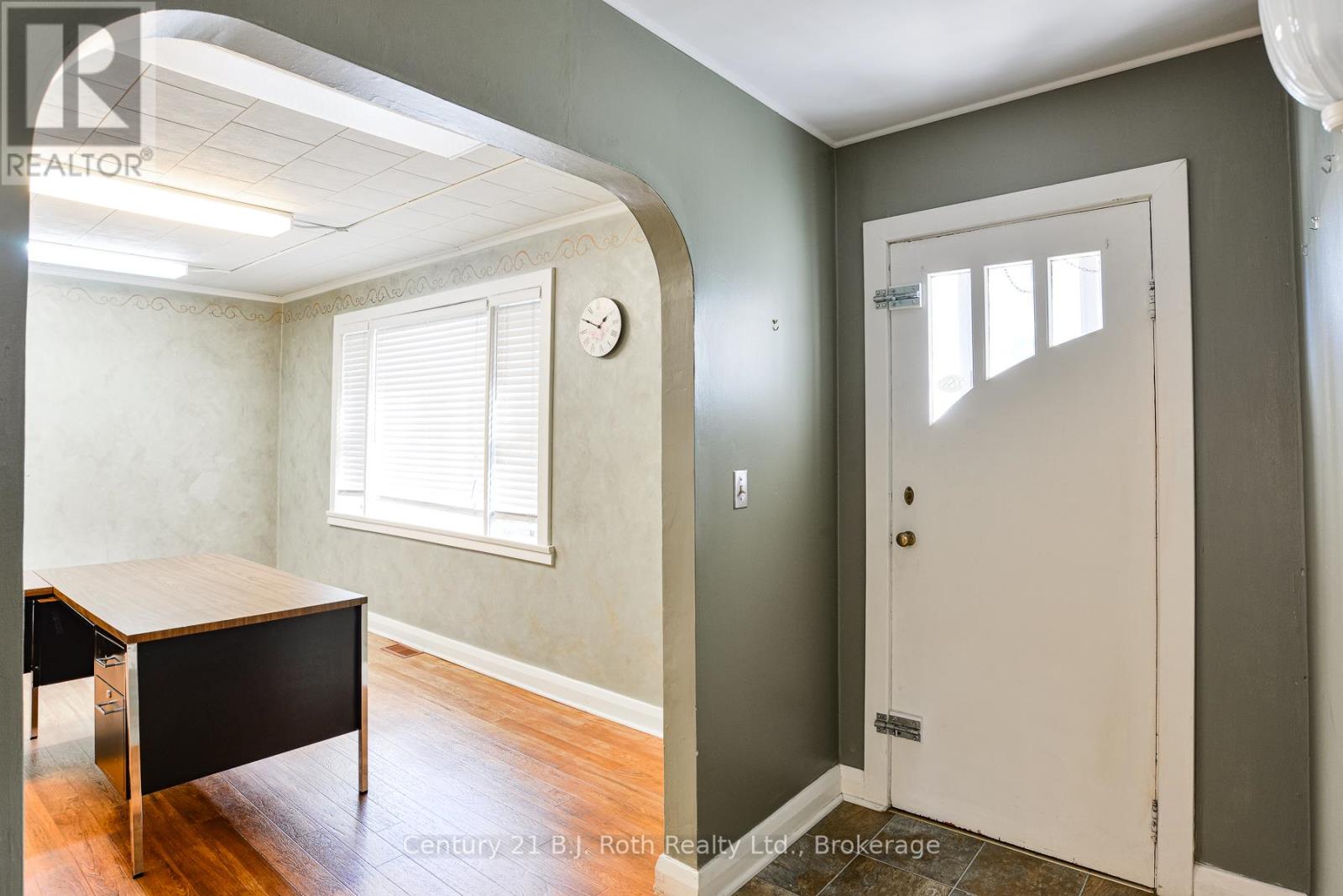 332 Mississaga Street W, Orillia, Ontario  L3V 3C1 - Photo 6 - S12448568
