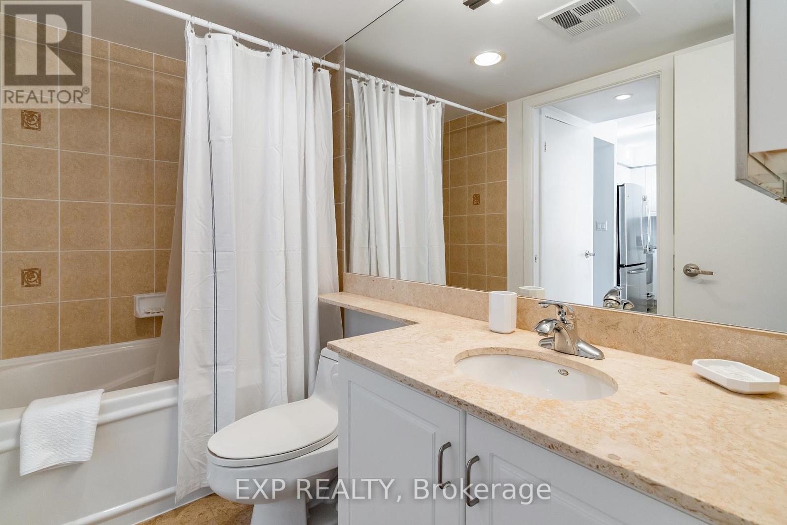 3205 - 210 Victoria Street, Toronto, Ontario  M5B 2R3 - Photo 5 - C12448539