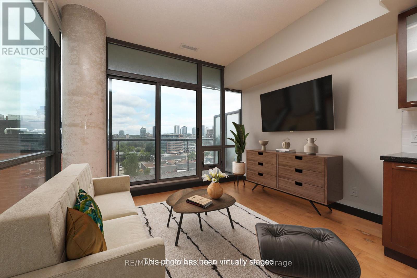 817 - 33 MILL STREET, Toronto, Ontario