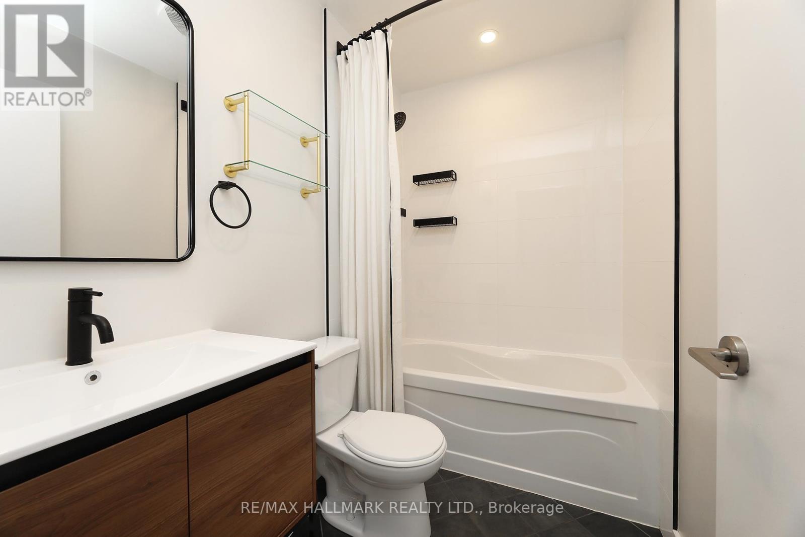 817 - 33 Mill Street, Toronto, Ontario  M5A 3R3 - Photo 6 - C12448552