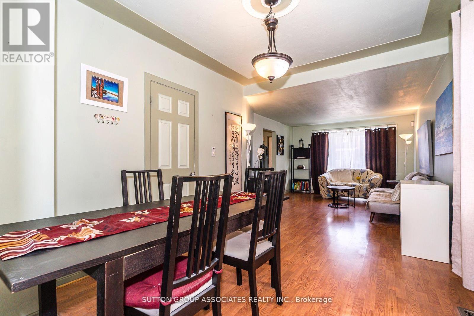 16 North Bonnington Avenue, Toronto, Ontario  M1K 1X2 - Photo 12 - E12448528