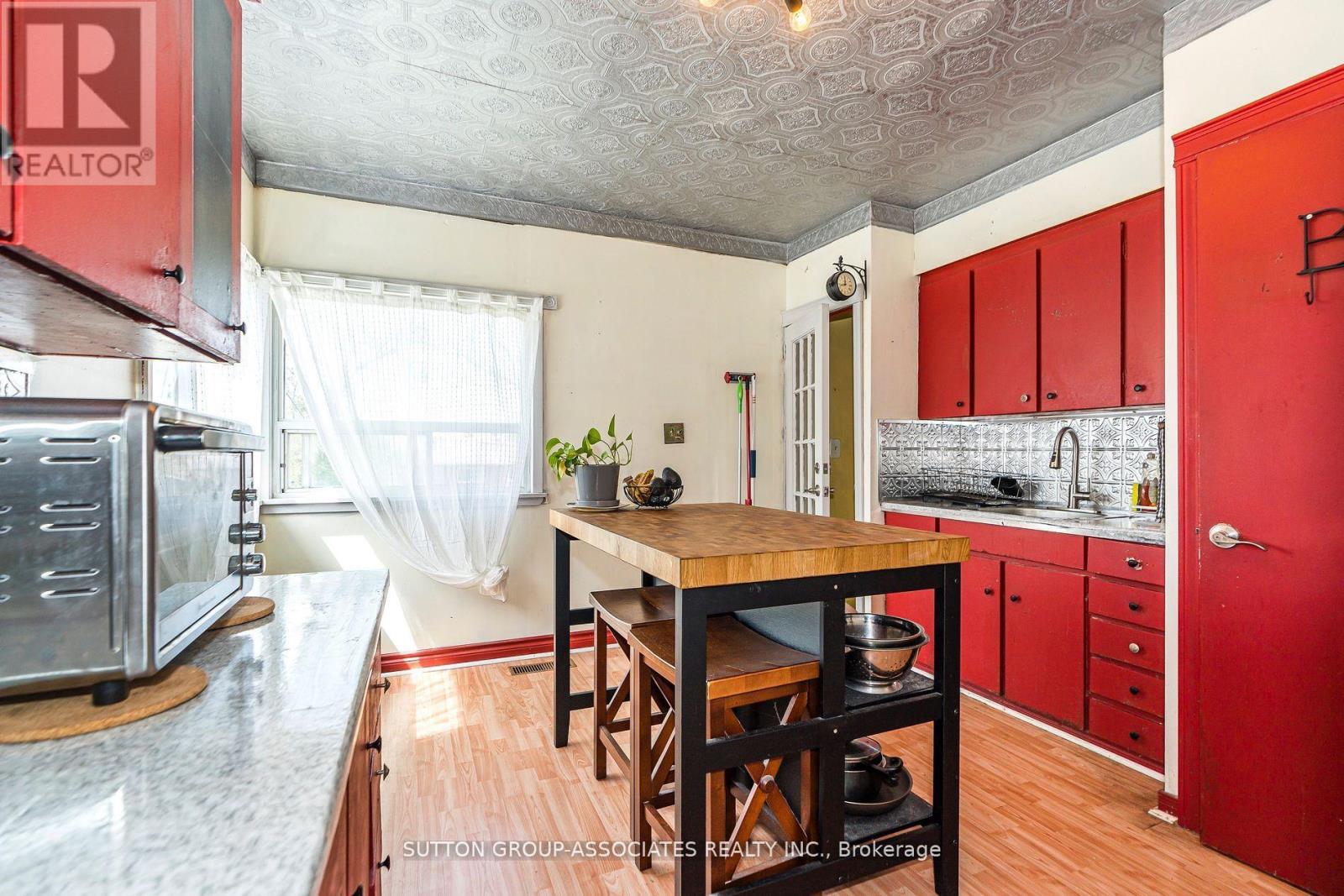 16 North Bonnington Avenue, Toronto, Ontario  M1K 1X2 - Photo 15 - E12448528