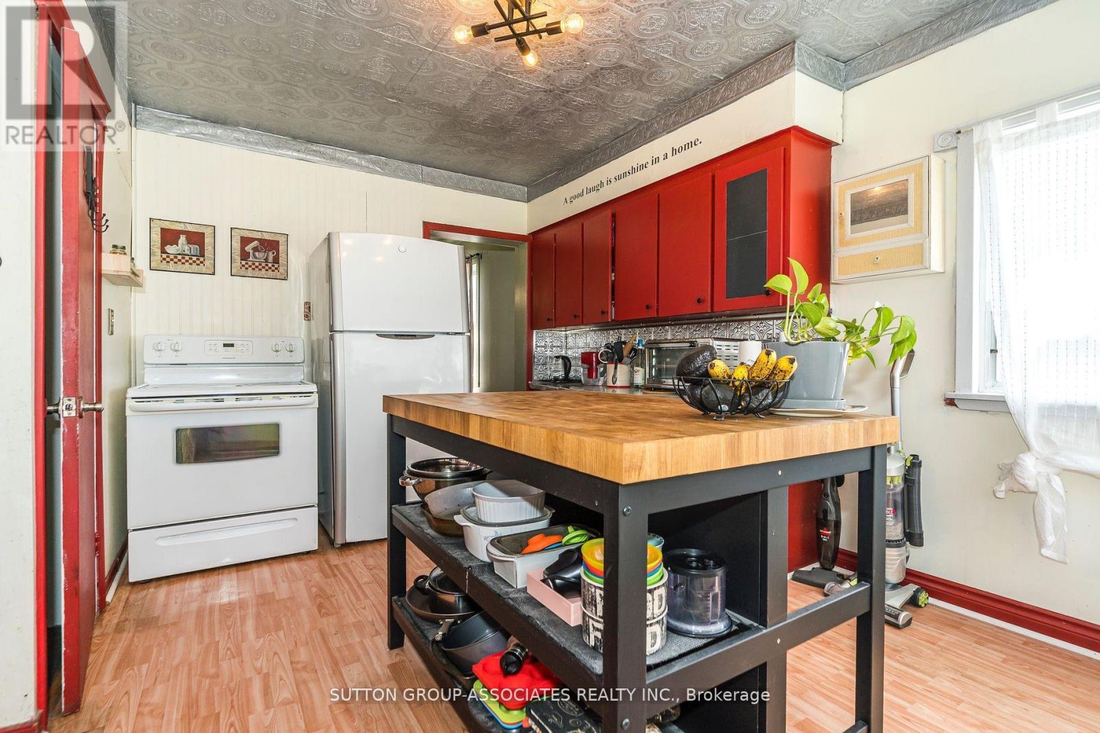 16 North Bonnington Avenue, Toronto, Ontario  M1K 1X2 - Photo 17 - E12448528