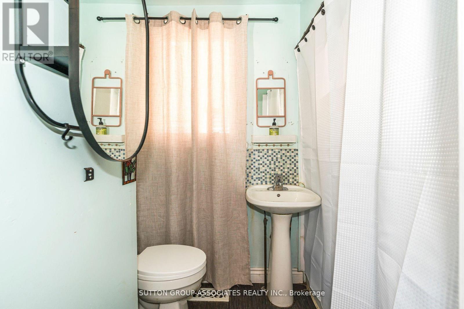 16 North Bonnington Avenue, Toronto, Ontario  M1K 1X2 - Photo 22 - E12448528