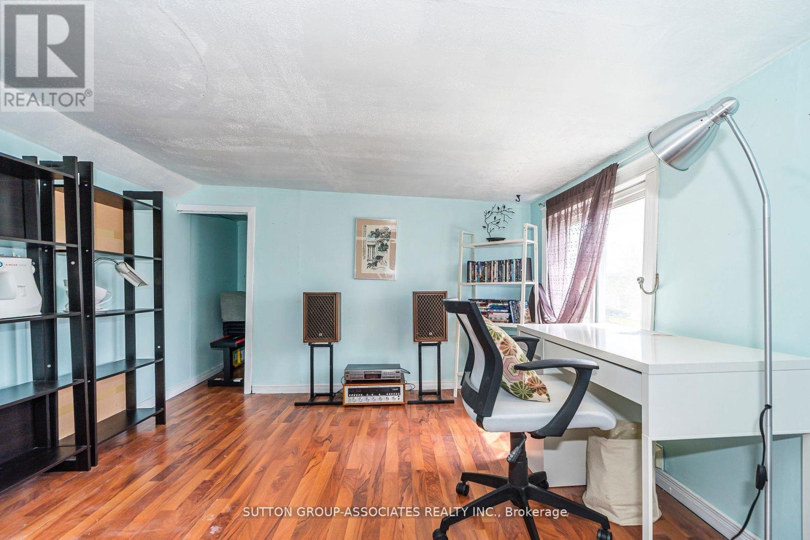 16 North Bonnington Avenue, Toronto, Ontario  M1K 1X2 - Photo 25 - E12448528