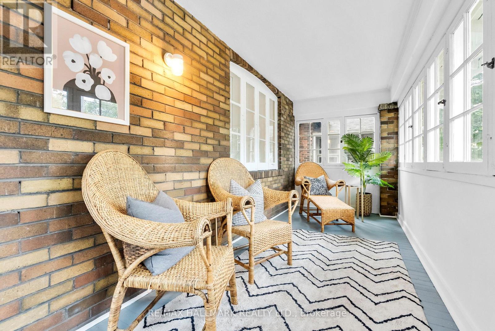 2099 Gerrard Street E, Toronto, Ontario  M4E 2B9 - Photo 2 - E12448564