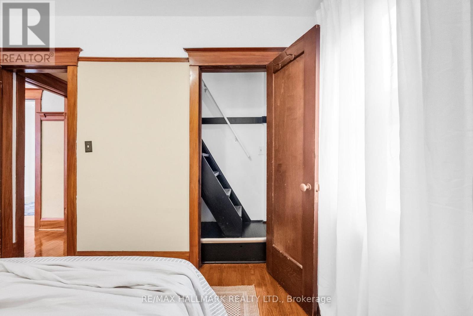 2099 Gerrard Street E, Toronto, Ontario  M4E 2B9 - Photo 27 - E12448564