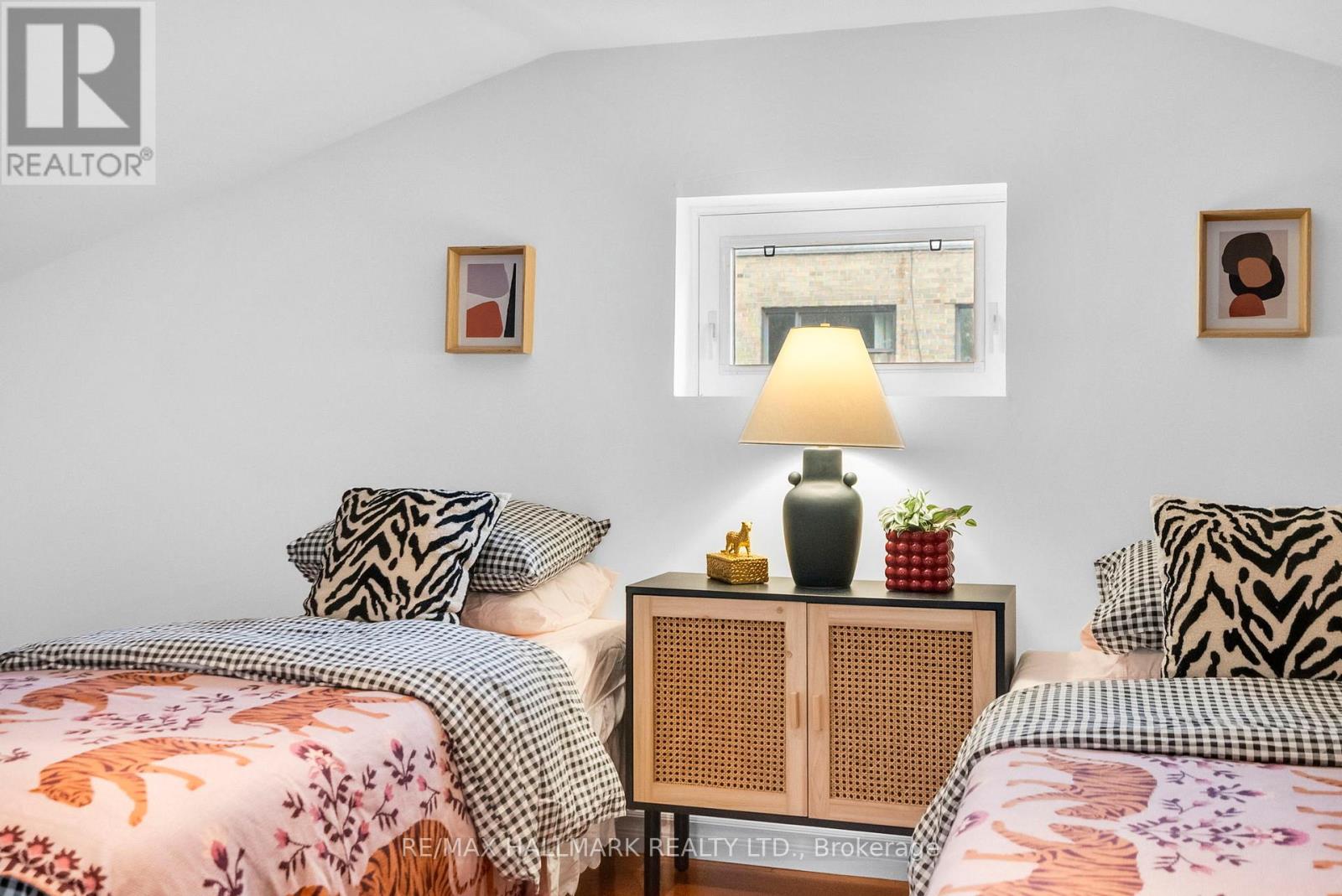 2099 Gerrard Street E, Toronto, Ontario  M4E 2B9 - Photo 33 - E12448564