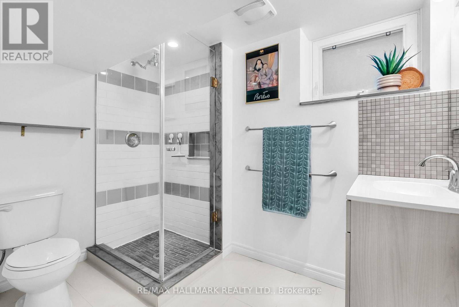 2099 Gerrard Street E, Toronto, Ontario  M4E 2B9 - Photo 41 - E12448564